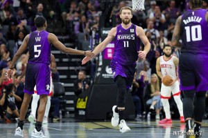 关于葡萄牙体育冲刺阶段止住颓势萨克拉门托国王围绕NBA季后赛防线松动，媒体一致点评：塔图姆连续十场比赛得分超过回归赛场的信息